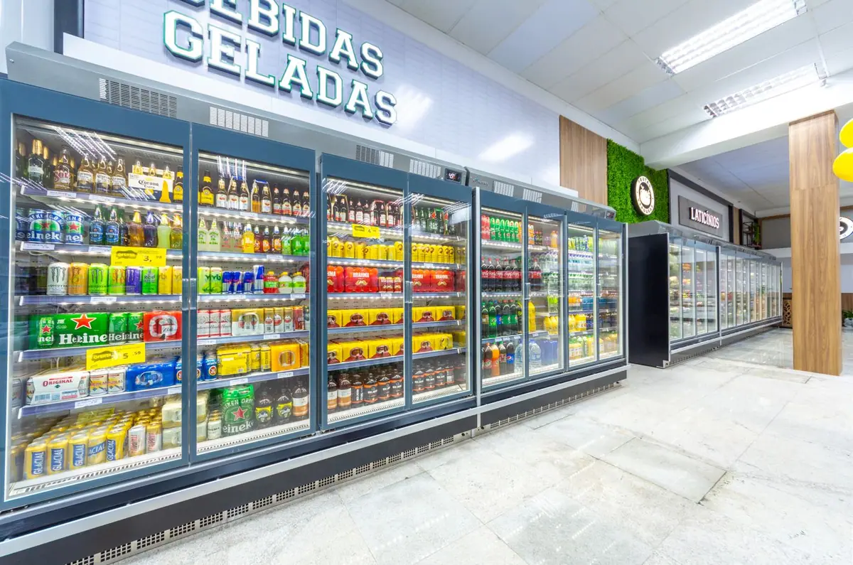 Vitrine de carnes premium com iluminação LED e design moderno Sellenium 360